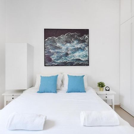 Skylight 3Br In Bograshov By Holyguest Lägenhet Tel Aviv Exteriör bild