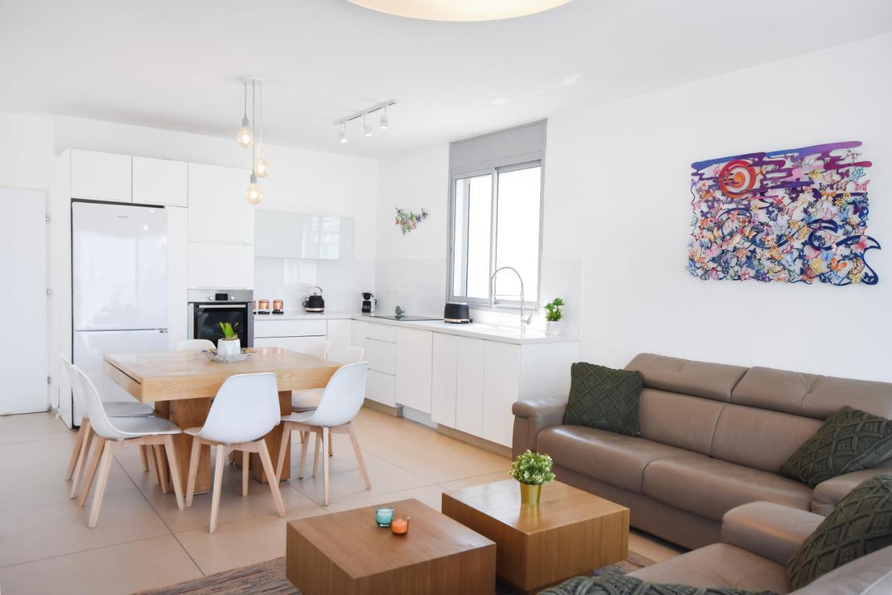 Skylight 3Br In Bograshov By Holyguest Lägenhet Tel Aviv Exteriör bild