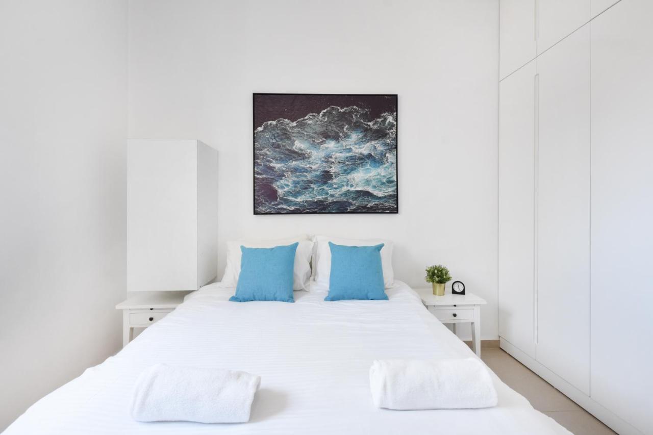 Skylight 3Br In Bograshov By Holyguest Lägenhet Tel Aviv Exteriör bild