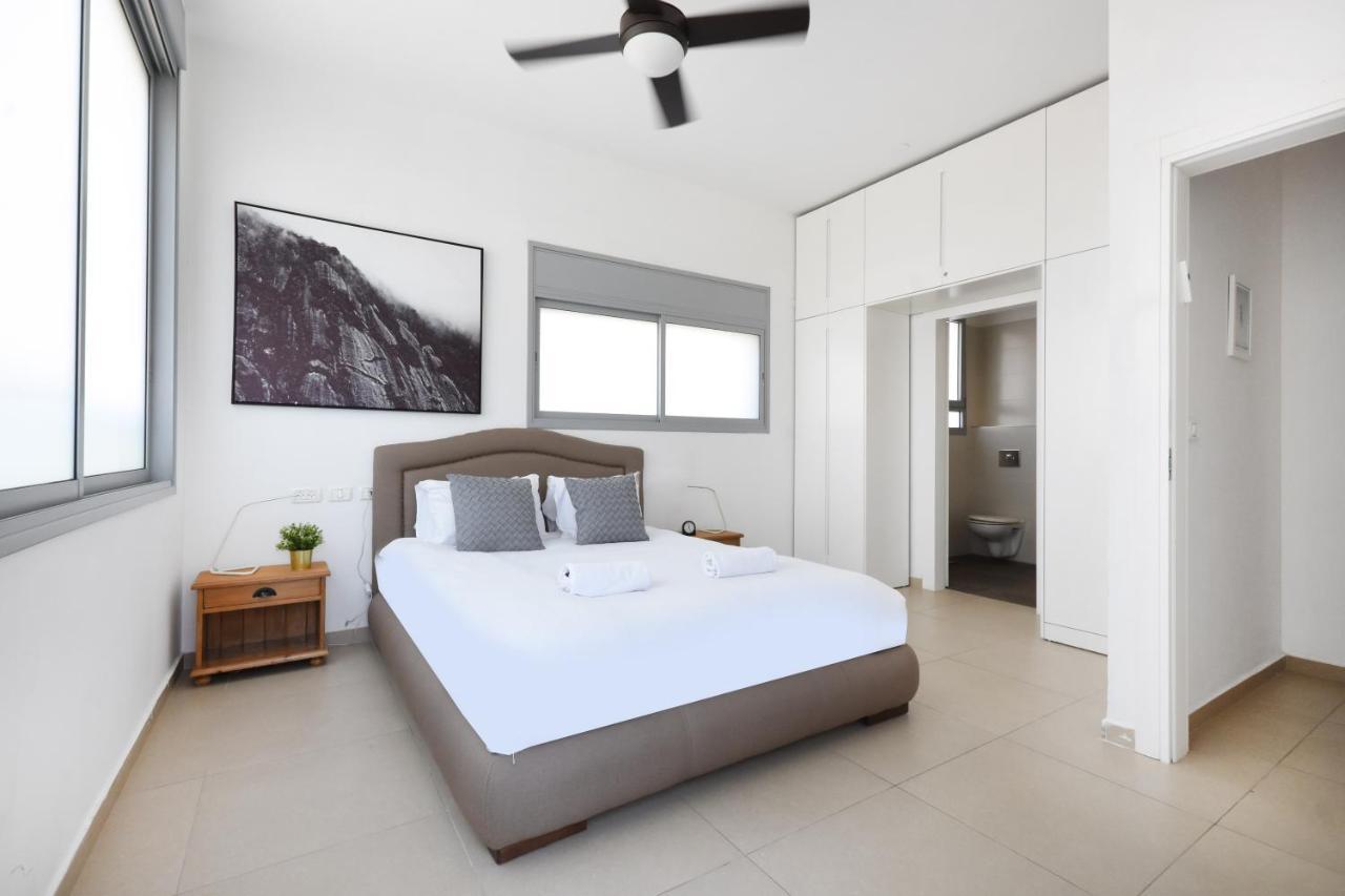 Skylight 3Br In Bograshov By Holyguest Lägenhet Tel Aviv Exteriör bild